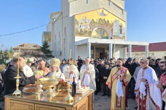 foto video 100 de ani de la sosirea aromanilor in romania a fost inaugurat monumentul comemorativ din palazu mare 693d3a93badb7