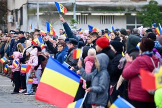 foto ziua nationala a romaniei sarbatorita la medgidia prin cantece si dans sute de medgidieni au participat la festivitati 692d8bad7977e
