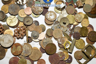 galerie foto perchezitii in neamt doua persoane audiate dupa ce au folosit detectoare de metale in situri arheologice 693bfbd9937a6
