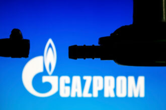 gazprom negociaza cu ungurii de la mol posibila vanzare a participatiei sale la singura rafinarie a serbiei nis 694ab801d8533