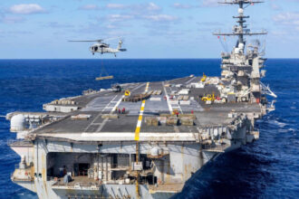 haos pe portavionul uss harry s truman un crucisator american a confundat propriile avioanele f a 18 super hornet cu rachete inamice 69371b9b094d7