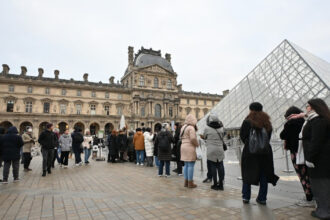 hotii jafului de la luvru ar fi putut fi arestati in 30 de secunde ancheta din senatul francez dezvaluie erori grave de securitate 69396da2a31b0