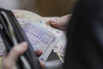 ionut dumitru cresterea salariului minim ar pune si mai multa presiune pe companiile romanesti nu ar fi o decizie inteleapta 6939704d70848