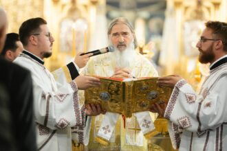 ips teodosie prezent la biserica sfantul gheorghe din palazu mare la inaugurarea monumentului comemorativ cadrilater 100 6939a954c385b