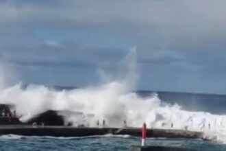 mae confirma decesul unui roman in tenerife dupa ce un val urias a lovit o piscina naturala 6936e51dea123