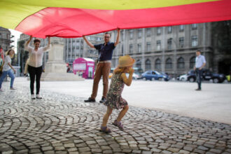 marea majoritate a romanilor 882 declara ca iubesc romania si sunt mandri de tara lor sondaj inscop 692d5ef8cd2a1