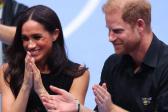 meghan markle si printul harry vor fi producatori pentru netflix ai unei comedii romantice 694d4265d21ec