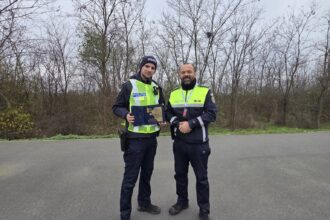 mihai ionut un politist erou din eforie premiat de sidepol constanta pentru interventia sa exemplara la un incendiu 693814447b6ec