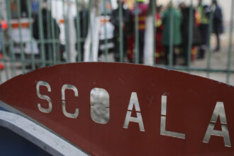 ministerul educatiei premiaza olimpici si profesori pentru performantele internationale ce sume vor primi 692f085c59975