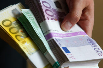 motivul pentru care romania nu poate implementa conceptul de golden visa avize negative pe banda rulanta pentru un proiect retras 693811aa78abe