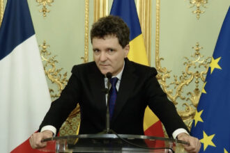 nicusor dan despre alegerile pentru primaria capitalei am pus stampila pe cine am crezut ca duce mai departe 693de0c08434a