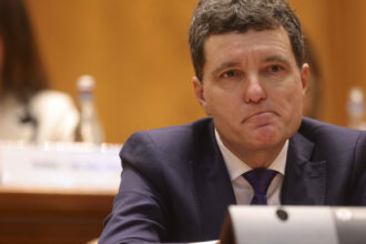 nicusor dan ramane si peste iarna in vila cu chirie s au pus doua gherete de paza 693e85fc29902