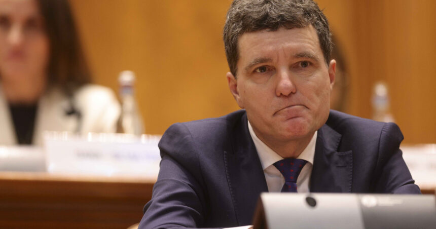 nicusor dan ramane si peste iarna in vila cu chirie s au pus doua gherete de paza 693e85fc29902