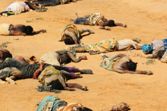 o companie franceza este acuzata ca a platit soldatii care au organizat un masacru intr o tara din africa 330 au fost decapitati 69328206e2c7d