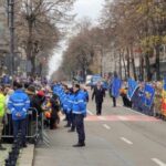 o femeie imobilizata de jandarmi la parada de 1 decembrie din constanta 692e060cb2ce8