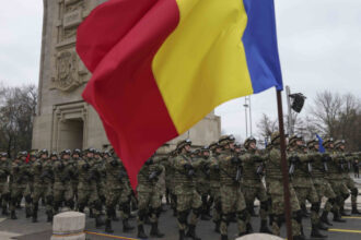 parada militara de 1 decembrie de la ora 11 00 defileaza 2 900 de militari tehnica militara de infanterie si 45 de aeronave 692d23346c378