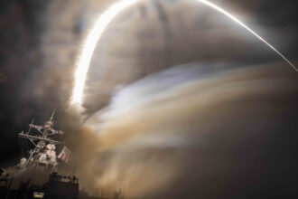 pilot american de f 16 premiat pentru manevre exceptionale impotriva rebelilor houthi cum a supravietuit unui baraj de rachete 69352884e9c67