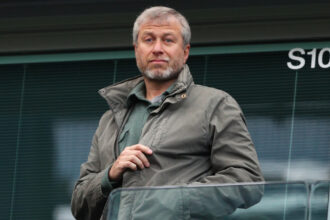 premierul britanic ii da ultimatum lui roman abramovich sa transfere banii din vanzarea clubului chelsea catre fondul pentru ucraina 6942f5785d5f8