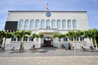 primaria cernavoda da 37 000 de euro pentru pachetele de sarbatori pentru elevi si prescolari iata ce le a cumparat 693071b751348