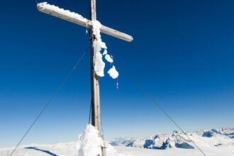 risc de avalanse in carpatii meridionali in perioada 25 27 decembrie grosimea stratului de zapada la munte 694d658ebb285