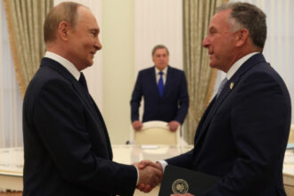 trimisul lui trump la kremlin ales chiar de putin presedintele rus l a preferat pe steve witkoff vino singur la moscova fara cia 6946fbae815f0