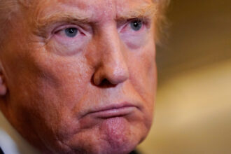 trump a aparut din nou in public cu mana bandajata explicatiile date de purtatoarea de cuvant a casei albe 693bcdefc7453