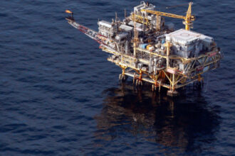 ucraina contraataca si loveste cu drone pentru prima data o platforma petroliera rusa aflata in marea caspica 693aed4485515