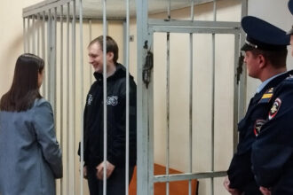 un fost puscas marin american inchis in rusia a mai primit doi ani de detentie ce acuzatii i s au adus lui robert gilman 693072a27cd1d