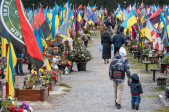 un loc de glorie pentru toti pierderi ascunse cimitire supraaglomerate realitatea din ucraina 694982801f68d
