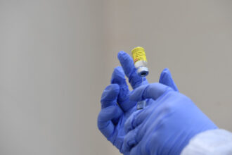 vaccinurile cu arnm impotriva covid 19 nu cresc riscul de mortalitate pe termen lung arata un studiu amplu realizat in franta 693277707721f