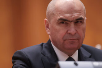 video bolojan catre semnatarii motiunii criticati guvernul oricat dar mi se pare cu adevarat periculos cum va raportati la apararea tarii 694013411ceb3