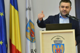 video ciprian ciucu la o zi dupa investire stb aproape de faliment o minune ca nicusor dan a reusit sa tina primaria pe linia de plutire 6946b8d01cf6c