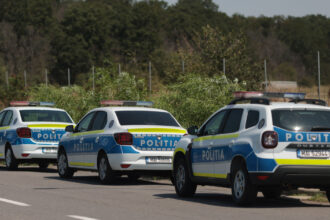 video circulatia pe a2 e blocata pe o lungime de 30 km dupa ce resturi de animale sacrificate au cazut dintr un camion 693a6ad24590c