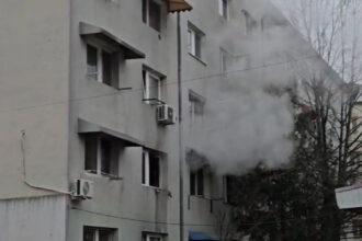 video explozie puternica urmata de incendiu intr un bloc din focsani o femeie este in stare grava cu arsuri pe 70 din corp 6949190928585