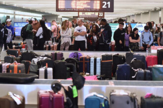 video haos pe aeroporturile europene val de greve in prag de sarbatori patru ore de blocaj miercuri in italia 100 de zboruri anulate 694e705599495
