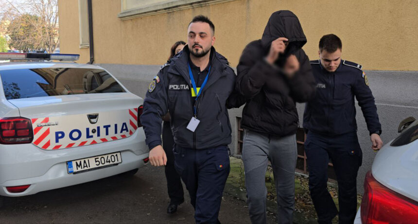 video politistul din silistea care a batut un barbat din cernavoda a fost adus in catuse la instanta 693a8cfa03d5c