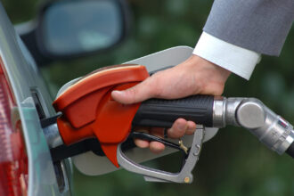 video preturile la carburanti cresc in noaptea de anul nou cat va costa un plin dupa majorarea accizelor 6954ec29e3c84