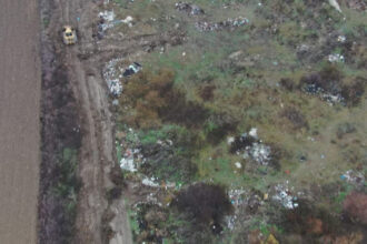 video primarie din bihor prinsa in premiera de drona garzii de mediu cum ingropa ilegal deseuri a fost amendata cu 70 000 de lei 693d5ee456d3f