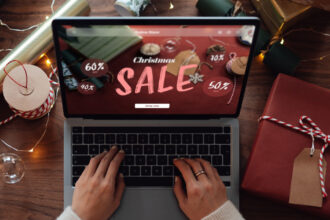 video romanii fac cumparaturi record din strainatate cu cat a crescut numarul comenzilor online de sarbatori anul acesta 693956056fe9b