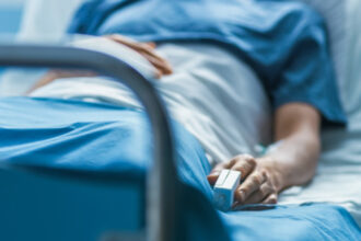 video suspiciune de botulism in vrancea doua femei au ajuns de urgenta la spital dupa ce au mancat alimente din conserve 693d266c37bc3