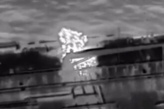 video ucraina duce razboiul pana in mediterana petrolier din flota fantoma a rusiei atacat de kiev intr o zona strategica pentru europa 69454b20ca0a4