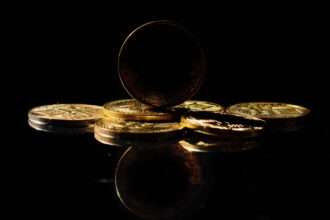 zece mari banci europene vor sa lanseze in semestrul doi din 2026 o moneda digitala stabila legata de euro 693001cbcc945