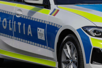 accident produs in capitala de un tanar care nu avea permis era beat iar masina era furata 696bd08502ec4