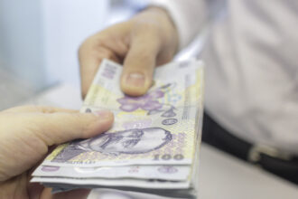 ajutoare de urgenta pentru familii si persoane singure in 2026 cine poate beneficia si cum pot fi obtinute 697302eb002bd