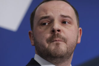alexandru rogobete vom da posibilitatea spitalelor de urgenta ca pentru anumite sectii garzile sa fie organizate in 12 ore 695c2fbc456de