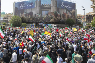 analiza cum trebuie sa reactioneze occidentul in cazul protestelor care cutremura iranul criza din teheran in paginile publicatiilor europene 696b9f440429a