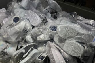 articole vestimentare incaltaminte si parfumuri susceptibile a fi contrafacute in valoare de peste 100 000 de lei confiscate de catre politistii de frontiera constanteni 696629ebe1fb8