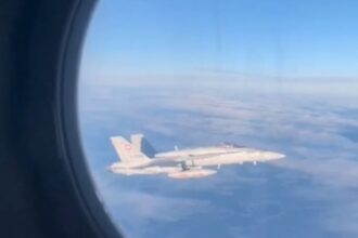 avioane f 18 elvetiene au escortat aeronava cu care nicusor dan s a intors in tara 695ecd8006464