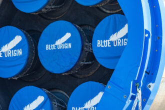 blue origin si a suspendat lansarile spatiale turistice compania lui jeff bezos vrea sa duca oameni pe luna 697e25d2d55d2
