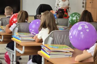 ce se intampla in cazul profesoarei de religie care si a inselat elevii carora le a luat banii de tabara fara sa o mai organizeze 696adf87b0755